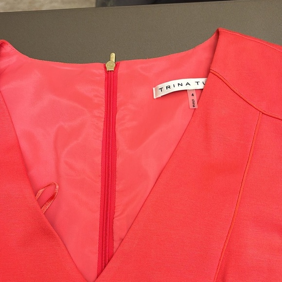 Ladies Gently Worn TRINA TURK SLEEVELESS DRESS - Picture 6 of 9